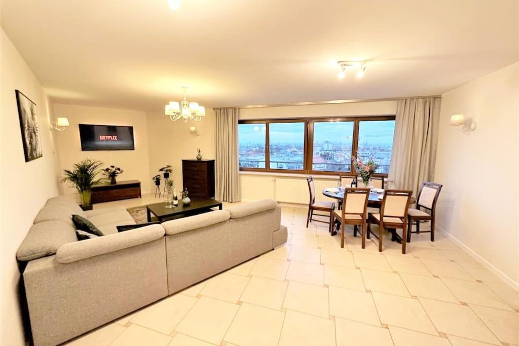 Exclusive Penthouse Near Citycenter 120M2 +Netflix Красков Екстериор снимка