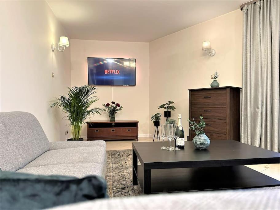 Exclusive Penthouse Near Citycenter 120M2 +Netflix Красков Екстериор снимка