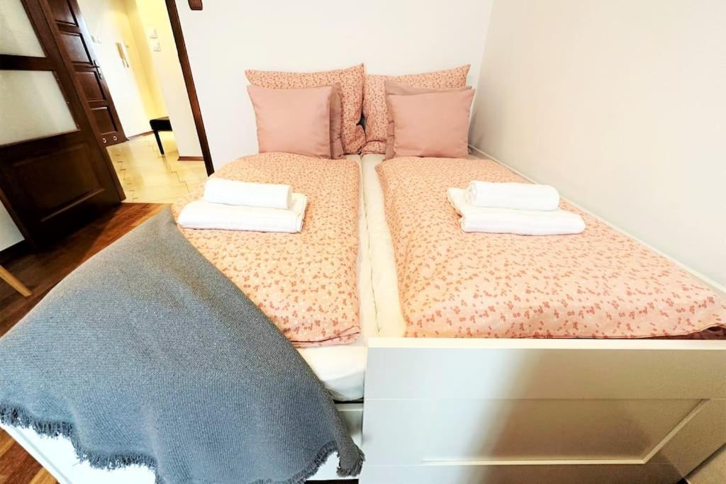 Exclusive Penthouse Near Citycenter 120M2 +Netflix Красков Екстериор снимка