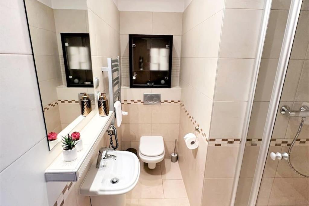Exclusive Penthouse Near Citycenter 120M2 +Netflix Красков Екстериор снимка